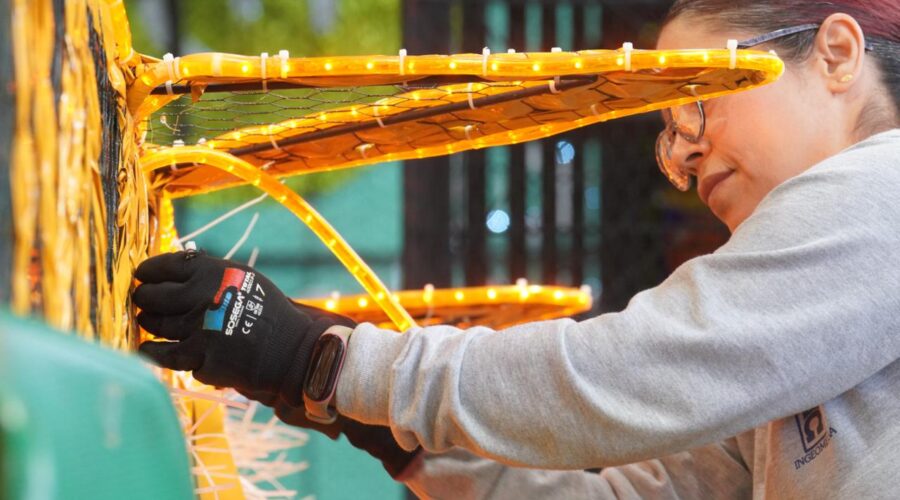 ¡Hoy se encienden los ‘Alumbrados’ en Medellín! ¿usted ya conoce cómo se hacen las luces navideñas?