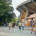 Personas corriendo en Medellín